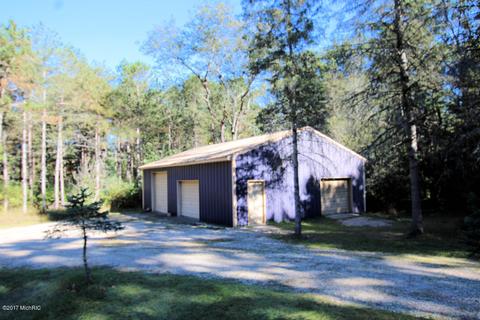 1564 E 40th St, White Cloud, MI 49349 photo 2