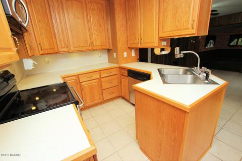 1564 E 40th St, White Cloud, MI 49349 photo 3