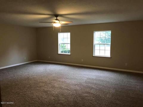 790 E Central Rd, Quincy, MI 49082 photo 9