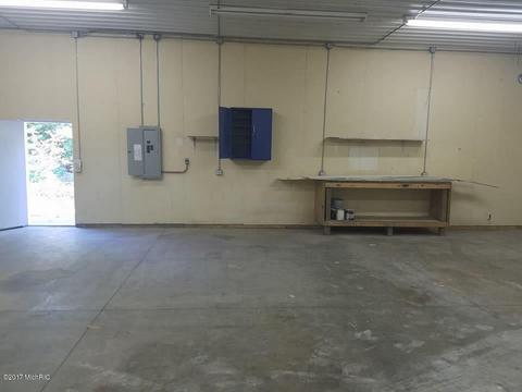 790 E Central Rd, Quincy, MI 49082 photo 16