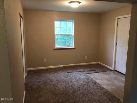 790 E Central Rd, Quincy, MI 49082 photo 12