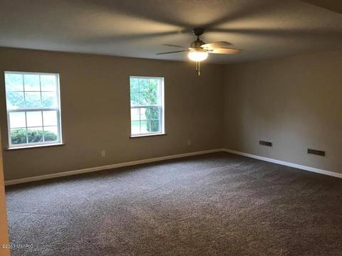 790 E Central Rd, Quincy, MI 49082 photo 3