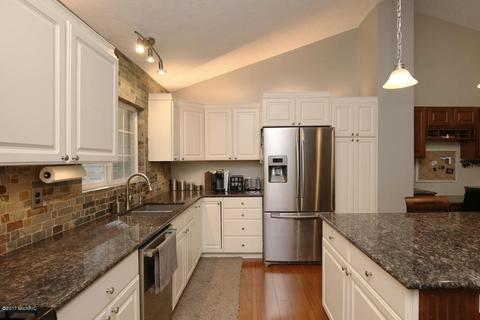 199 Tia Trl SE, Lowell, MI 49331 photo 8