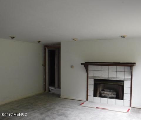 1040 Bronson Ave, Plainwell, MI 49080 photo 13