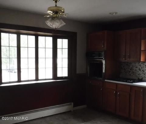 1040 Bronson Ave, Plainwell, MI 49080 photo 6