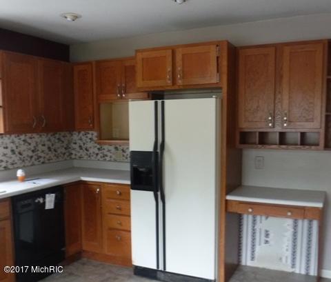 1040 Bronson Ave, Plainwell, MI 49080 photo 7