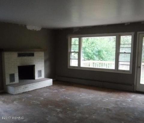 1040 Bronson Ave, Plainwell, MI 49080 photo 5