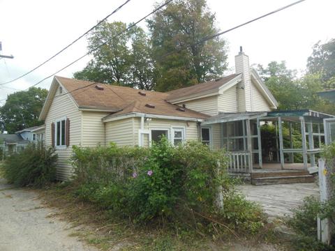 120 Baker St, Lawrence, MI 49064 photo 2