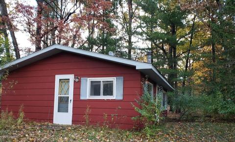 8298 E Johnson Rd, Walhalla, MI 49458 photo 2