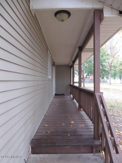 187 Main, Saranac, MI 48881 photo 6