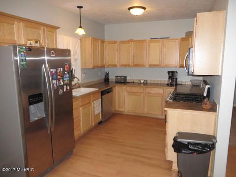 187 Main, Saranac, MI 48881 photo 9