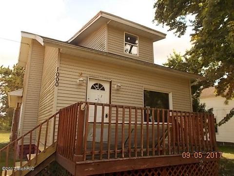 1000 S Constantine, Three Rivers, MI 49093 photo 1