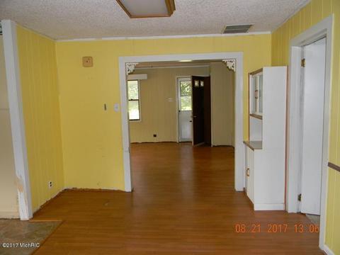 120 N 3 Rd St, Stanton, MI 48888 photo 7