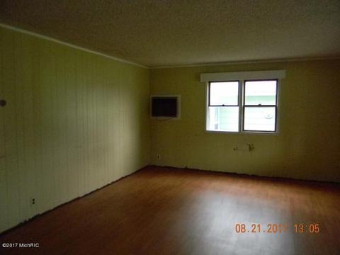 120 N 3 Rd St, Stanton, MI 48888 photo 3