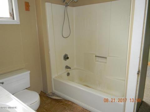120 N 3 Rd St, Stanton, MI 48888 photo 10