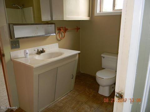 120 N 3 Rd St, Stanton, MI 48888 photo 9