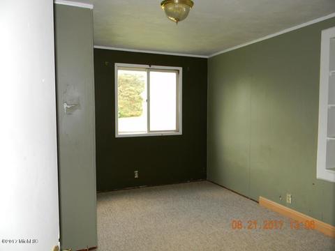 120 N 3 Rd St, Stanton, MI 48888 photo 8