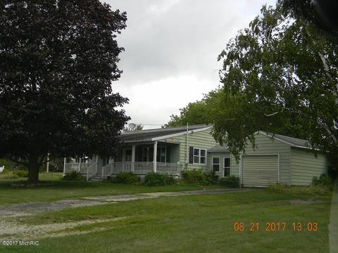 120 N 3 Rd St, Stanton, MI 48888 photo 1