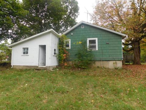 217 E Pine St, Albion, MI 49224 photo 3
