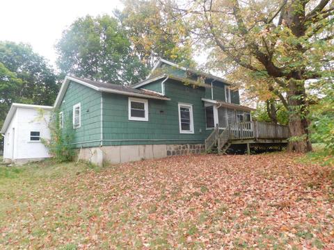 217 E Pine St, Albion, MI 49224 photo 2
