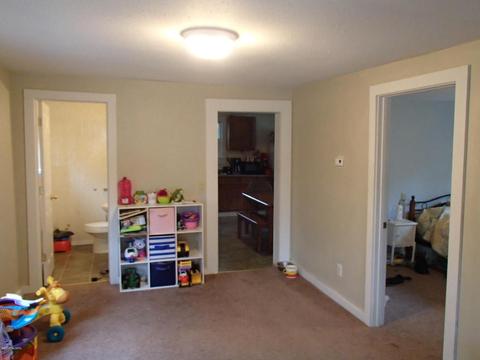 405 E Green St, Marshall, MI 49068 photo 5