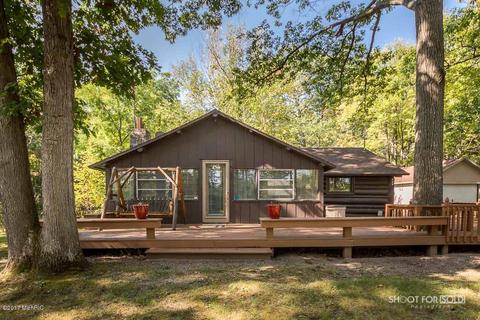 830 Breeze Rd, Harrison, MI 48625 photo 1