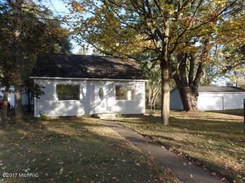 716 Millard St, Belding, MI 48809 photo 2