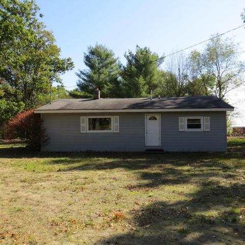 2608 E Fox Dr, Grant, MI 49327 photo 1