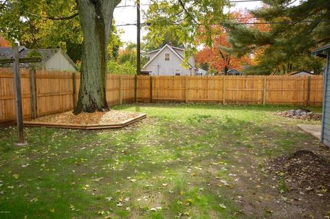 1542 Maple St, Niles, MI 49120 photo 4