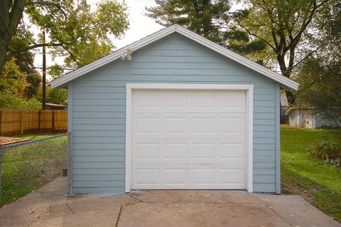 1542 Maple St, Niles, MI 49120 photo 2