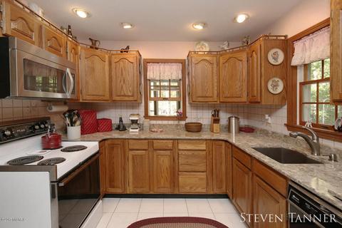 299 E Pakes Rd, Stanton, MI 48888 photo 8