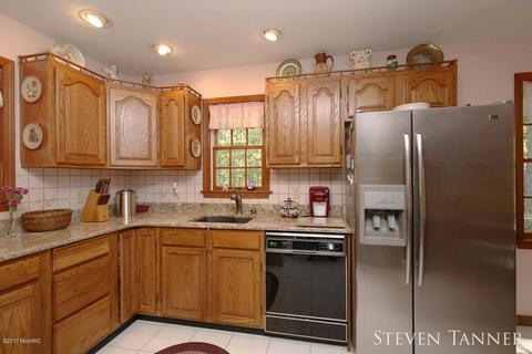 299 E Pakes Rd, Stanton, MI 48888 photo 9