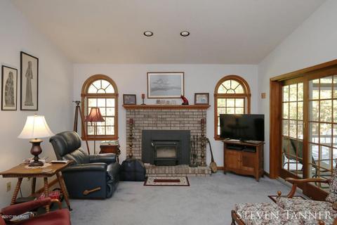 299 E Pakes Rd, Stanton, MI 48888 photo 4