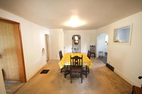 308 Berrien St, Buchanan, MI 49107 photo 7