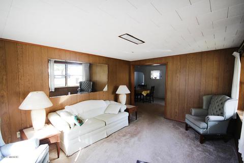 308 Berrien St, Buchanan, MI 49107 photo 4