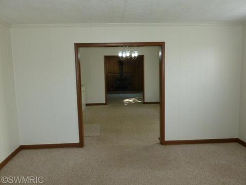 901 E Augusta Dr, Augusta, MI 49012 photo 9