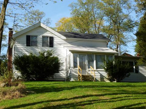 901 E Augusta Dr, Augusta, MI 49012 photo 1