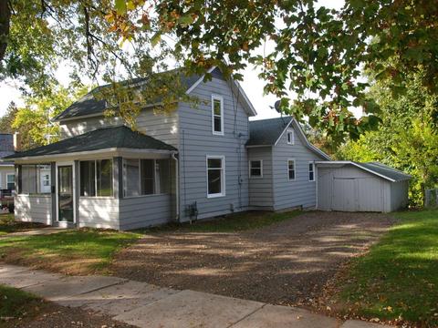 715 James St, Belding, MI 48809 photo 2
