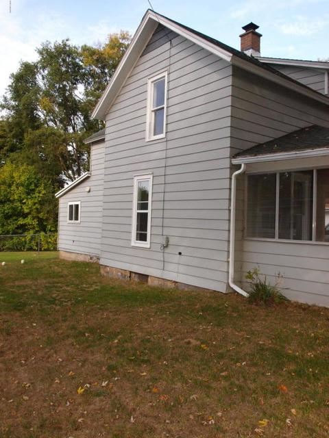 715 James St, Belding, MI 48809 photo 4
