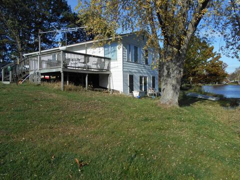 570 Rainbow, Stanton, MI 48888 photo 2