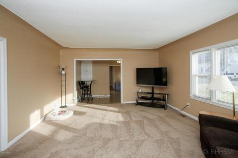227 E Bridge St, Plainwell, MI 49080 photo 4