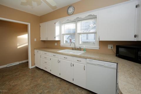 227 E Bridge St, Plainwell, MI 49080 photo 7