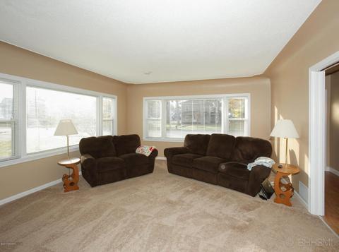 227 E Bridge St, Plainwell, MI 49080 photo 3
