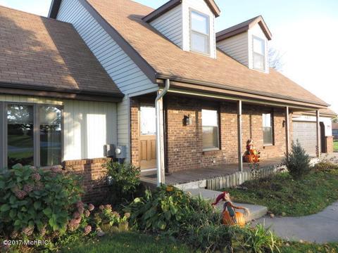 4321 32nd St, Dorr, MI 49323 photo 2