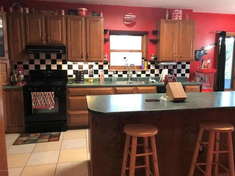 10508 N Riverview Dr, Plainwell, MI 49080 photo 6