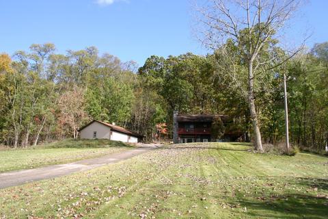 10508 N Riverview Dr, Plainwell, MI 49080 photo 4