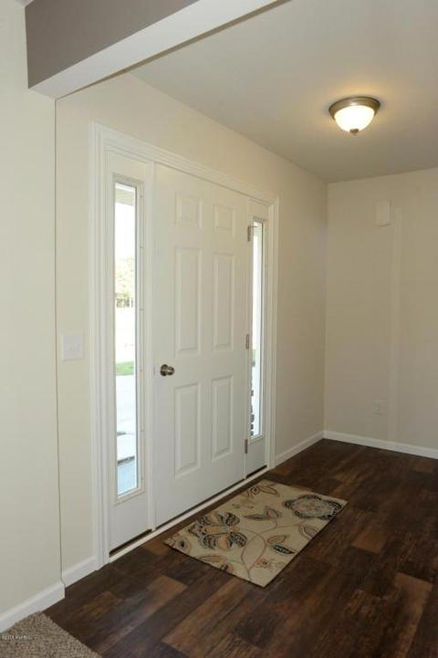 320 Eagle Dr SE, Caledonia, MI 49316 photo 2