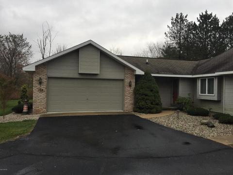 108 E Gatehouse Dr, Edmore, MI 48829 photo 1
