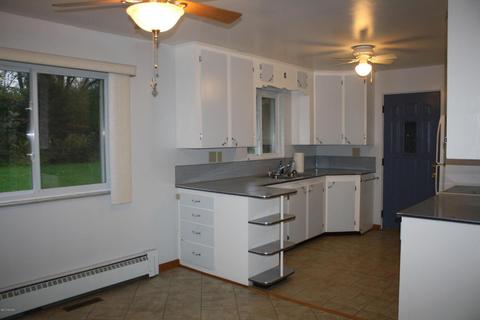 16589 E Augusta Dr, Augusta, MI 49012 photo 4