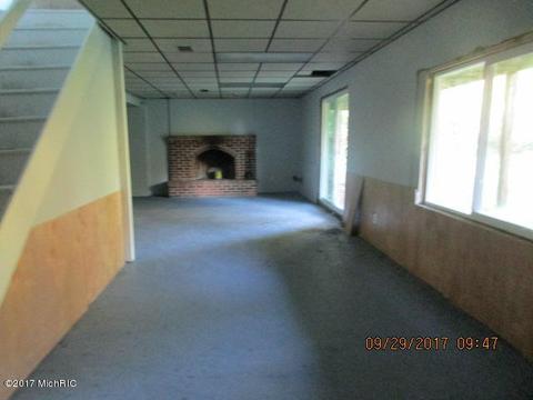 2764 W Ab Ave, Plainwell, MI 49080 photo 11